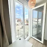 Daire El Queque Sea View 2 Bedroom 2desks And Balcony