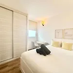El Queque Sea View 2 Bedroom 2desks And Balcony Daire