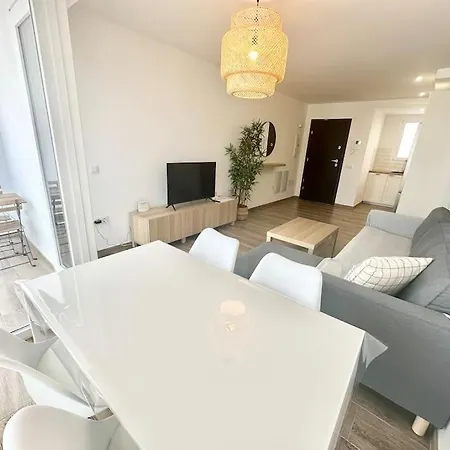 Apartment El Queque Sea View 2 Bedroom 2desks And Balcony *